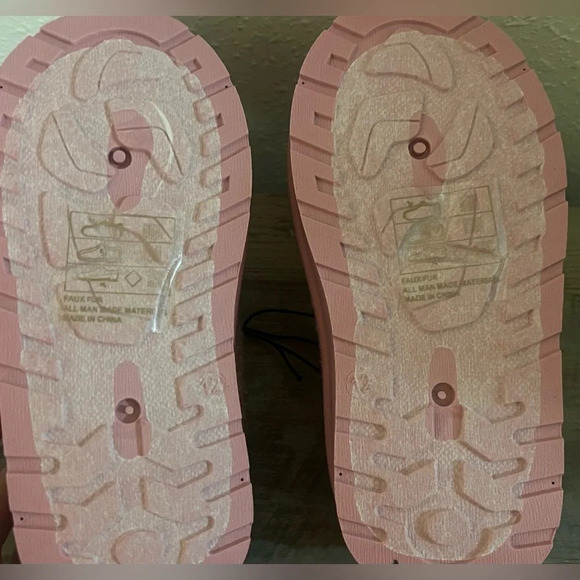 Love 83 Little & Big Girls Teddy Sherpa Scuff Platform Slipper, Size 12, NWT - Picture 7 of 9